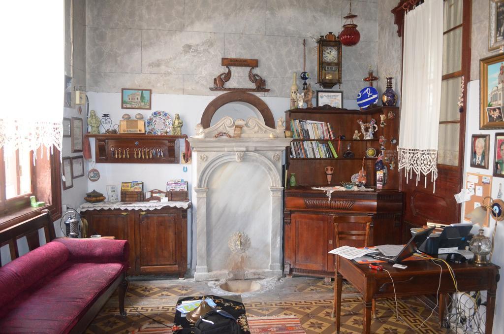Bonjour Pension Ayvalı Exteriör bild
